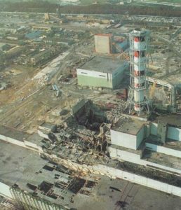 Destroyed_reactor_1986.jpg