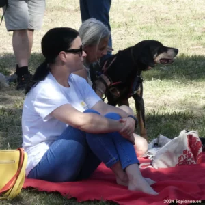 Szilvia Bognár und Magdolna Kiss am 02.06. bei der Kandidatenvorstellung des WK12, Pécs, im "Friedens-Park"