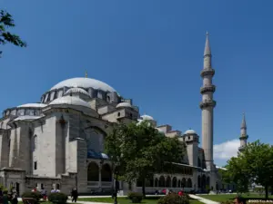 Istanbul_Suleymaniye-Moschee_1920_cr_928805